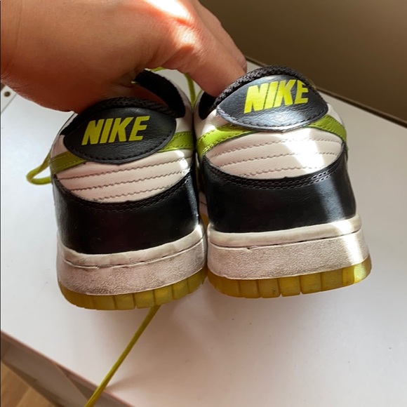 Line green Nike low tops - Picture 3 of 4